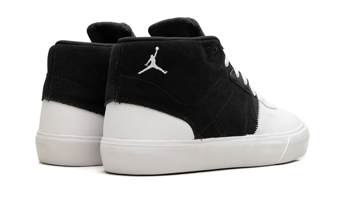 Series Mid "Black/White/University Red" DA8026 061