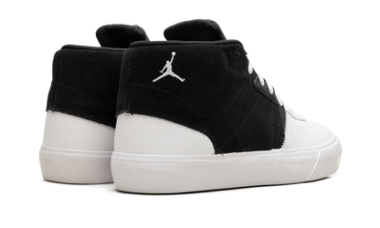 Series Mid "Black/White/University Red" DA8026 061