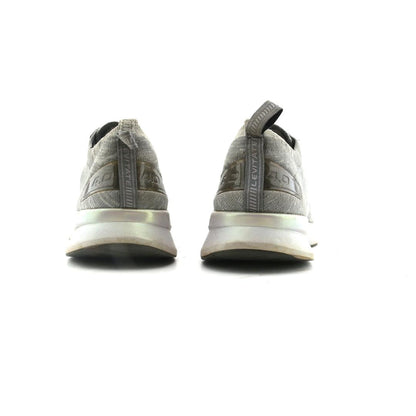 LEVITATE 4