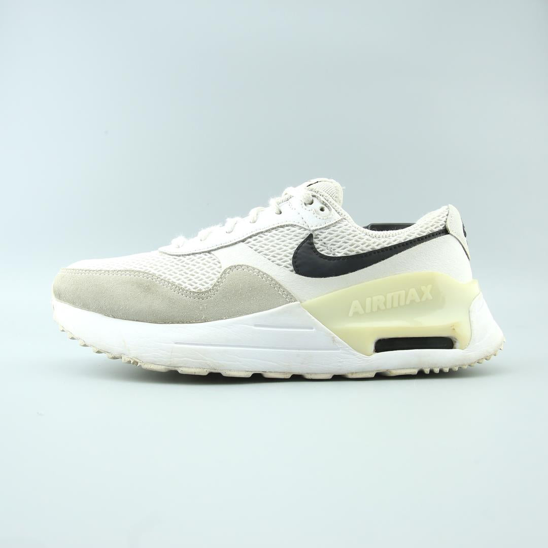 AIR MAX SYSTM