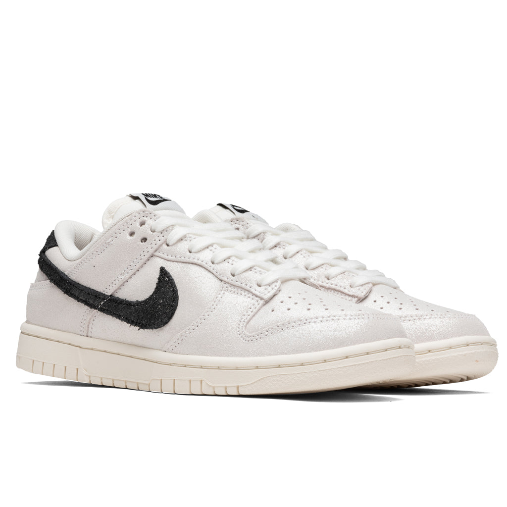Women's Dunk Low SE - White/Black/Team Red