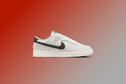 Women's Dunk Low SE - White/Black/Team Red