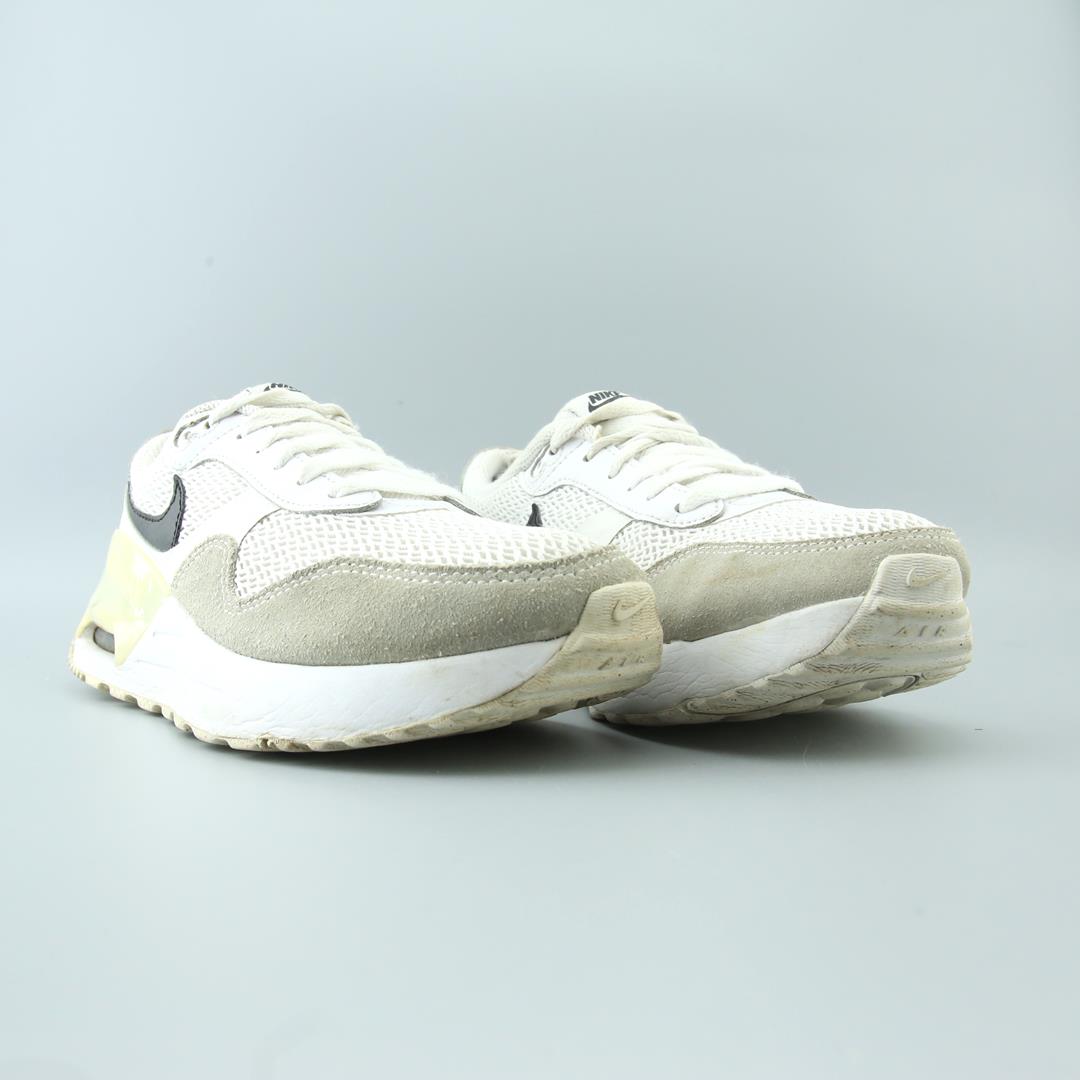 AIR MAX SYSTM