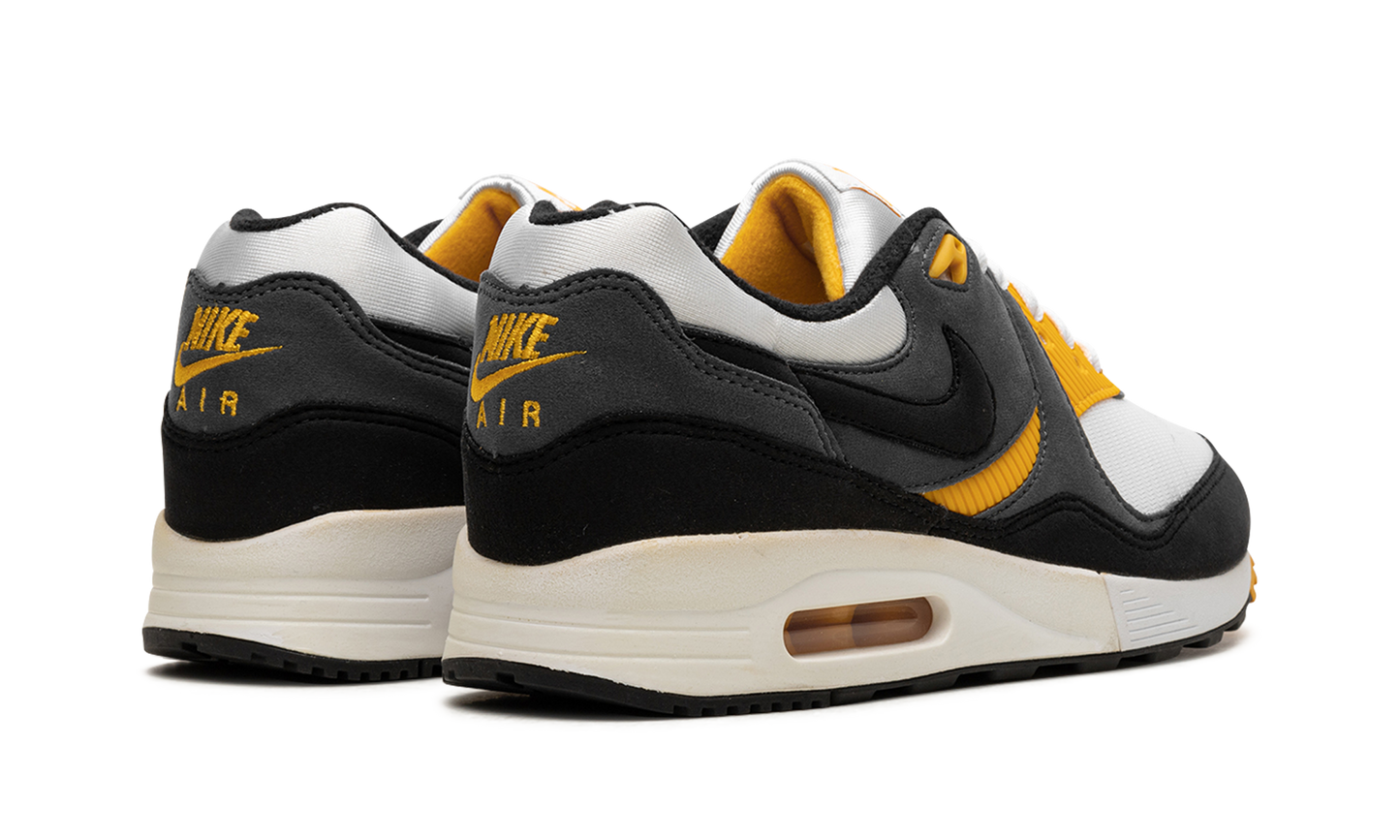 Air Max Light AO8285 102